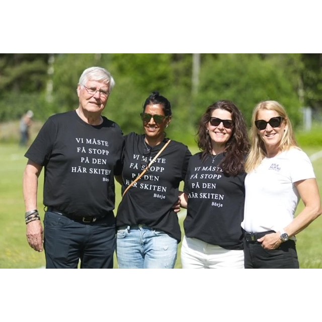 T-Shirt Svart Unisex - Vi måste få stopp...