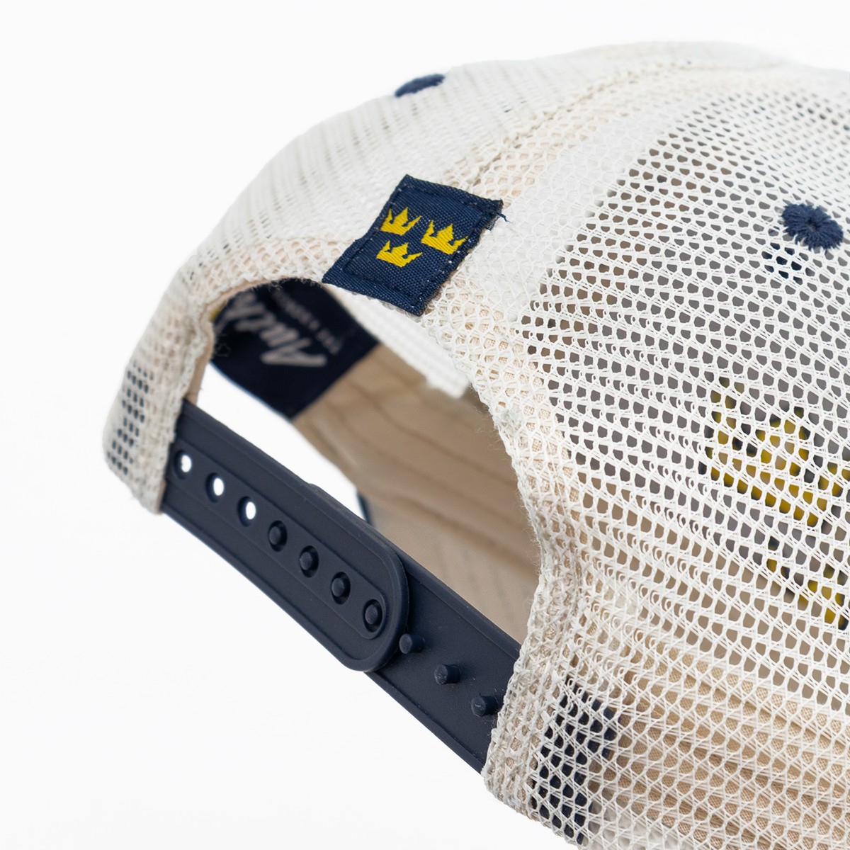 Vintage Trucker Cap Tre Kronor Navy & Off-White