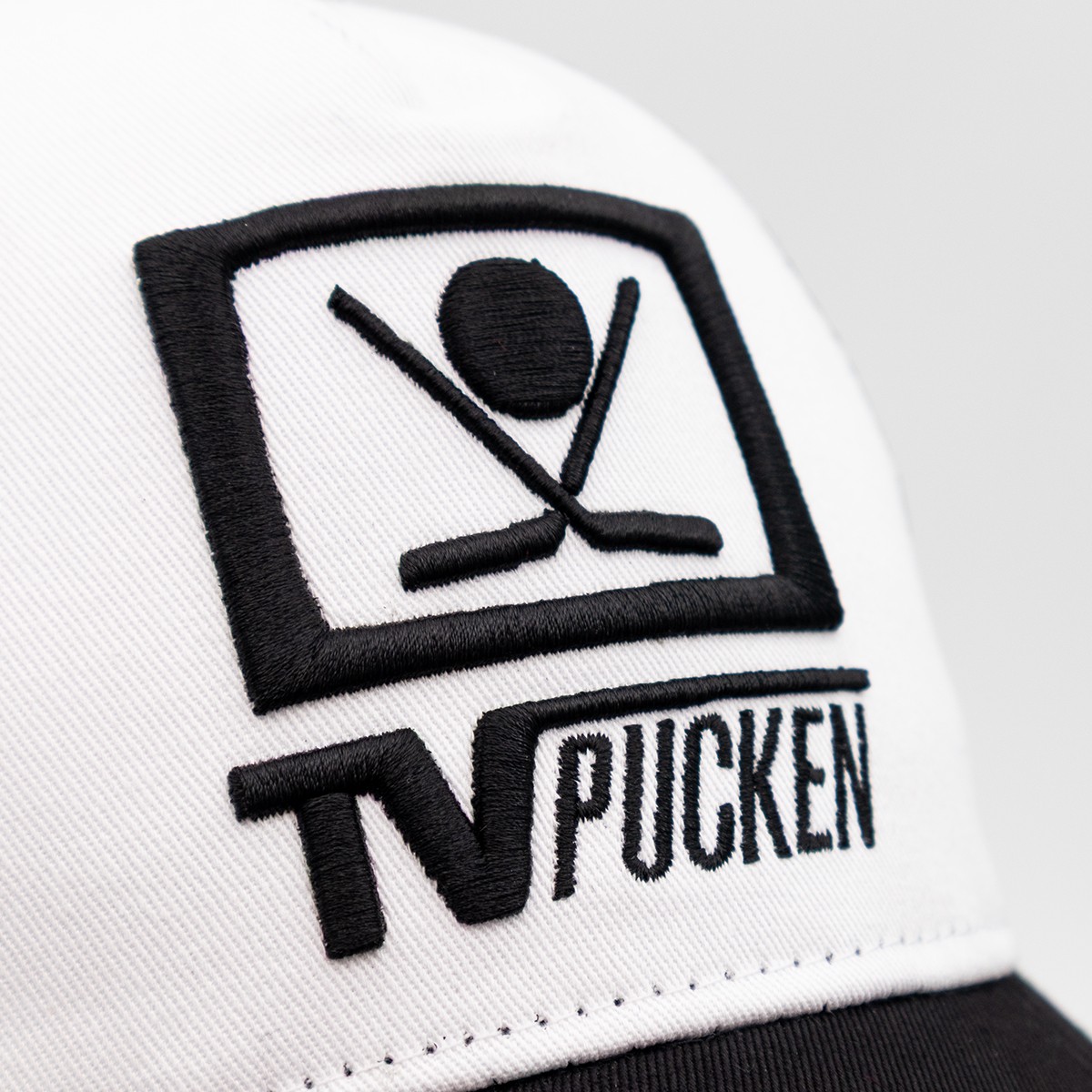 Trucker Cap TV-Pucken Black & White