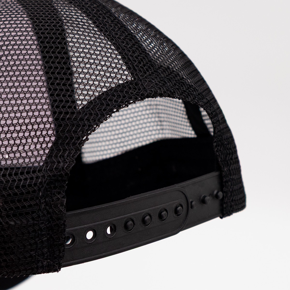 Trucker Cap TV-Pucken Black & White